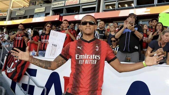 9393体育注册登录-NBA球星班凯罗丨我支持米兰